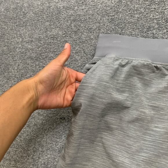 Lululemon Shorts Mens M Medium Grey Heather THE Linerless Lightweight Workout - Picture 3 of 11